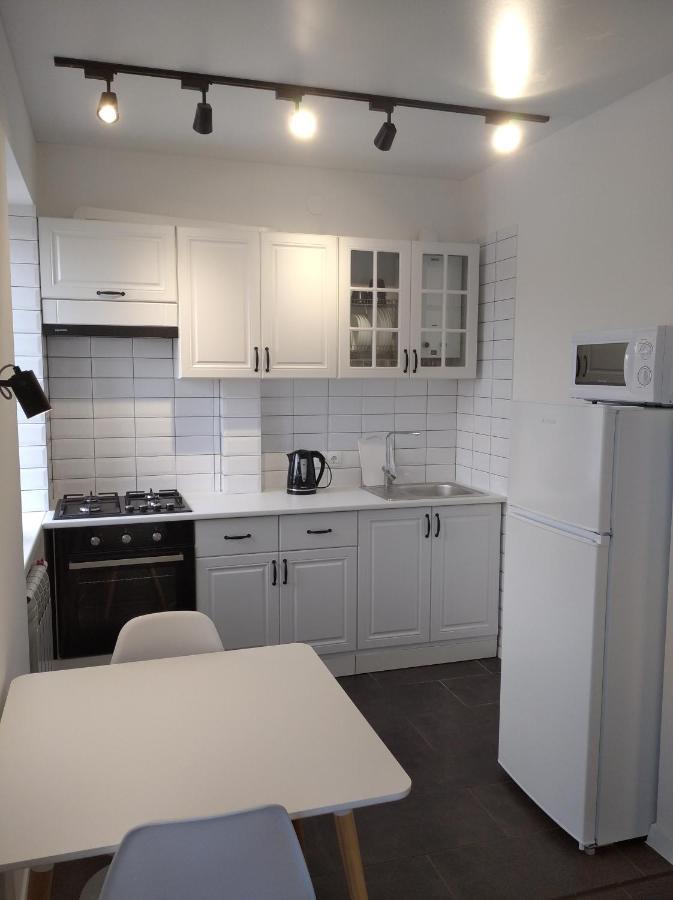 White Apartment Poltava Exterior foto