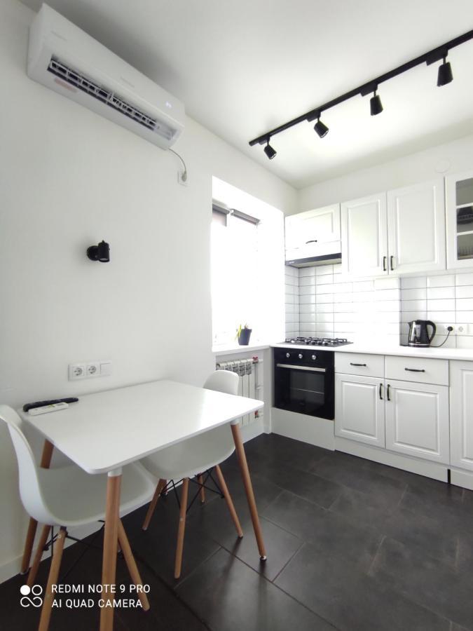 White Apartment Poltava Exterior foto