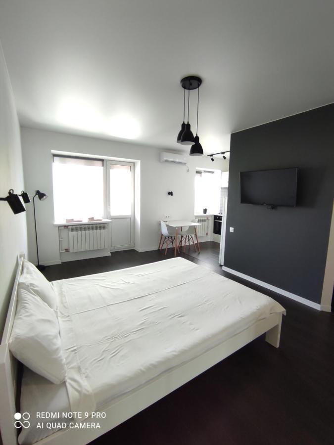 White Apartment Poltava Exterior foto
